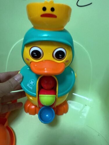 🛁🦆[SG Local Stock] JP Import Duck Bath Toy Spins, Sprays & Floats💦 photo review